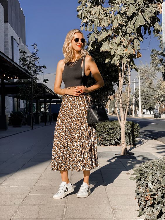 Stílusiskola: így viseld az örök klasszikus pliszírozott szoknyát - DIVAT&STÍLUS - Stílusiskola - divat, nyár, outfit, pliszírozott szoknya, stílus, szoknya, 