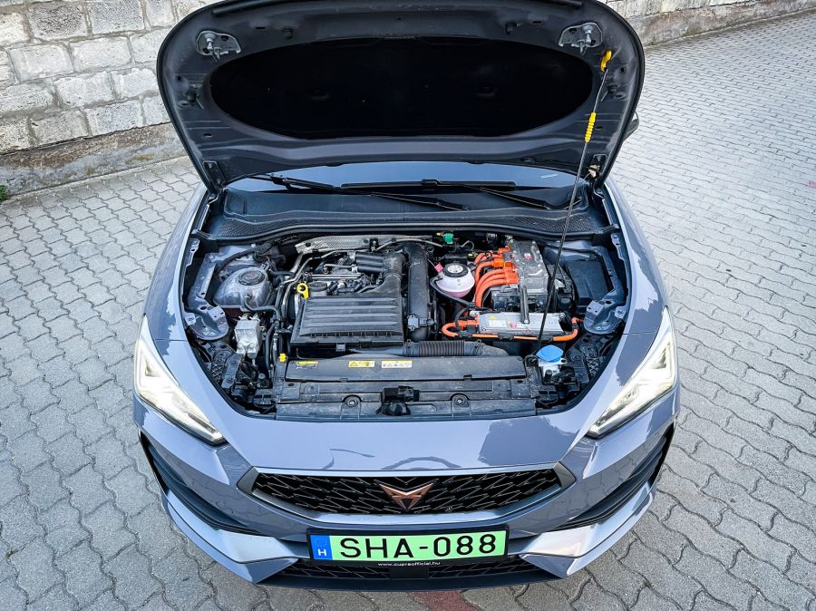 Egy csipet fűszerrel több – Cupra Leon Kombi PHEV - STYLENEWS - Mobility - Cupra Leon kombi PHEV teszt, Cupra PHEV teszt, Cupra teszt, Leon cupra teszt, Leon PHEV teszt, 