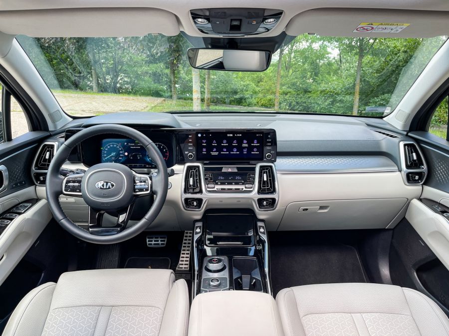 A tömegcikk és a prémium határa – KIA Sorento Plug-in Hybrid - STYLENEWS - Mobility - kia sorento, KIA sorento 2021 PHEV teszt, sorento hybrid, sorento hybrid teszt, sorento kia, sorento plug-in hybrid teszt, 