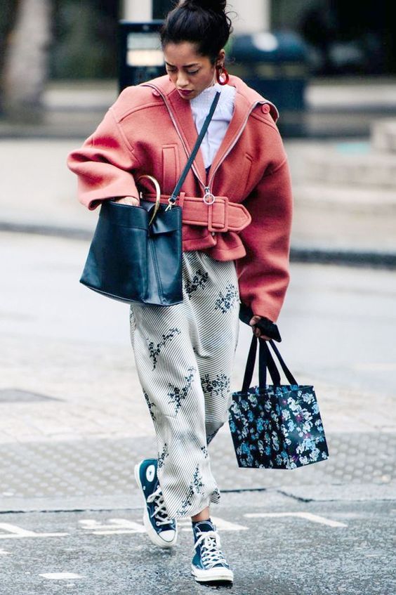 Stílusiskola: így viselj ősszel tornacipőket - DIVAT&STÍLUS - Stílusiskola - divat, outfit, ősz, stílus, tornacipő, 