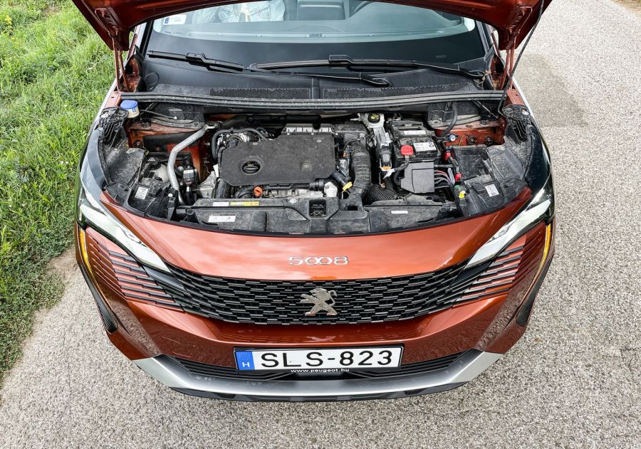 Családbarát – Peugeot 5008 Active Pack 1,5 Blue HDi - STYLENEWS - Kultúr-kitérő - 5008 dízel teszt, 5008 peugeot, 5008 peugeot 2021, 5008 teszt, Peugeot 5008 Active 1%2C5 dízel teszt, Peugeot 5008 dízel Active teszt, 