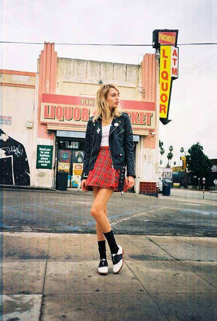 Stílusiskola: így viselj kockás szoknyákat ősszel - DIVAT&STÍLUS - Stílusiskola - divat, kockás szoknya, outfit, ősz, stílus, szoknya, 