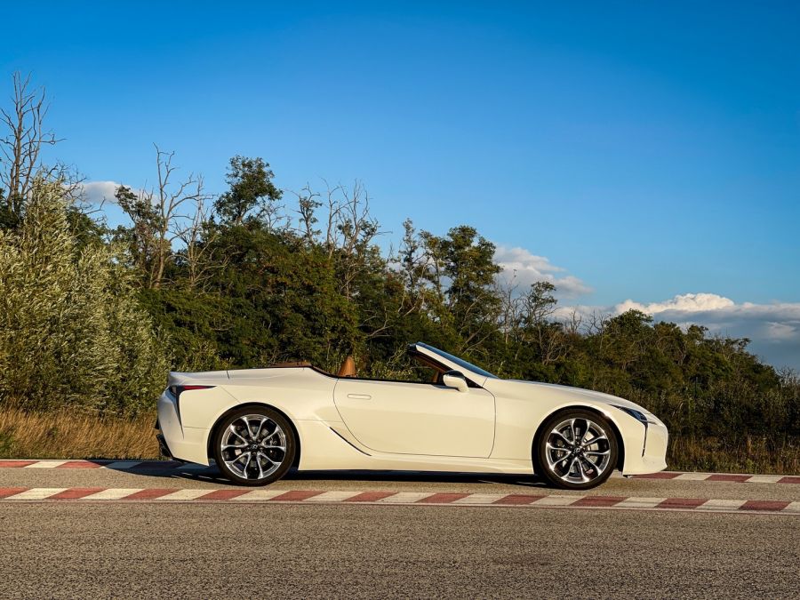A tökéletes szimfónia – Lexus LC500 cabrio - STYLENEWS - Mobility - 2021 LC500 Lexus, LC500 cabrio, LC500 cabrio 2021, LC500 kabrió, Lexus cabrio, Lexus LC500 cabrio teszt, Lexus LC500 teszt, 