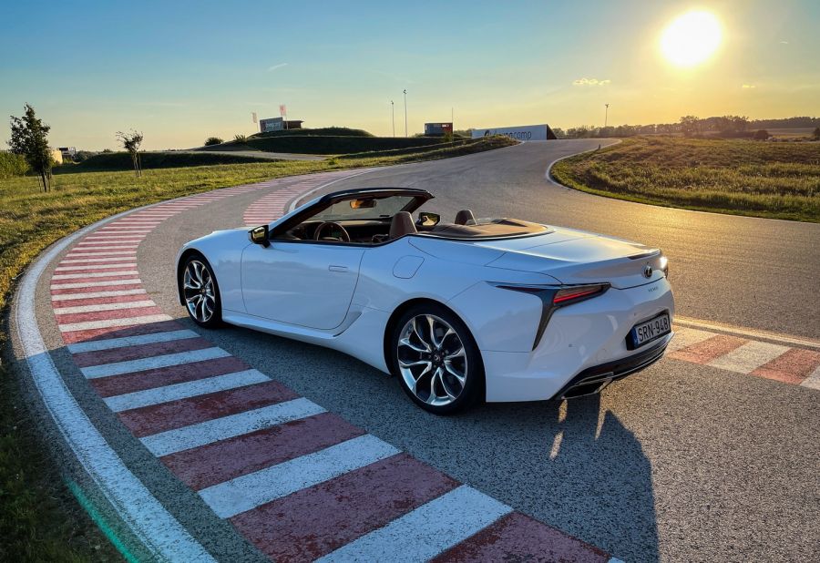 A tökéletes szimfónia – Lexus LC500 cabrio - STYLENEWS - Mobility - 2021 LC500 Lexus, LC500 cabrio, LC500 cabrio 2021, LC500 kabrió, Lexus cabrio, Lexus LC500 cabrio teszt, Lexus LC500 teszt, 