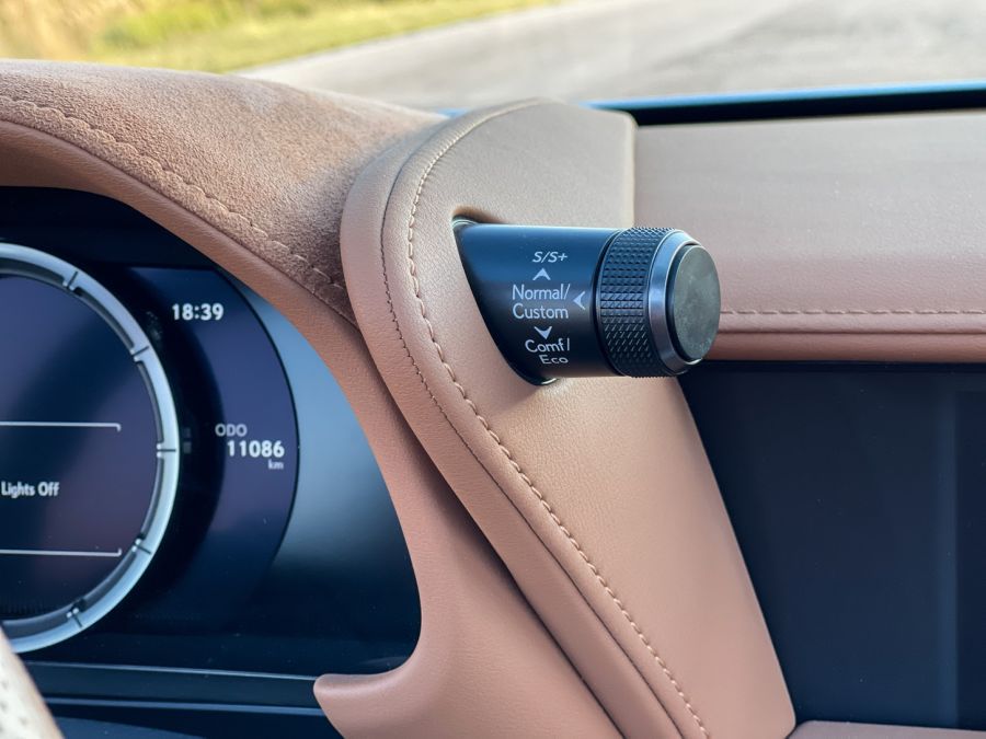 A tökéletes szimfónia – Lexus LC500 cabrio - STYLENEWS - Mobility - 2021 LC500 Lexus, LC500 cabrio, LC500 cabrio 2021, LC500 kabrió, Lexus cabrio, Lexus LC500 cabrio teszt, Lexus LC500 teszt, 