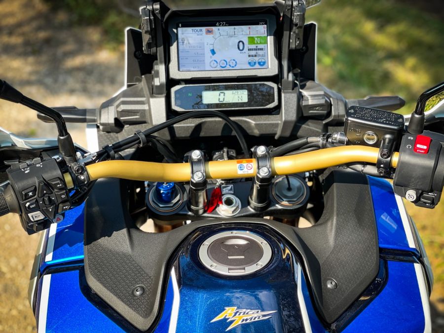 Váltani jobb – Africa Twin Adventure CRF1100L - STYLENEWS - Mobility - Africa Twin Adventure teszt, Africa Twin teszt, CRF 1100 L teszt, Honda 2021 Africa Twin teszt, Honda motor teszt, 