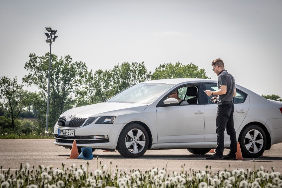Jó pap holtig tanul - Magabiztosan a volán mögött - STYLENEWS - Mobility - drivingcamp, gyakorlat, vezetés, vezetéstechnikai tréning, 