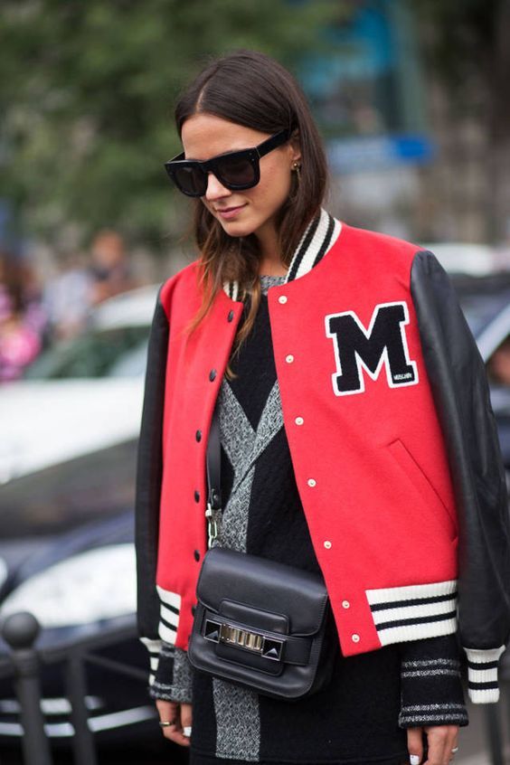 Stílusiskola: idén ősszel viselj baseball dzsekiket - Hírek  - Stílusiskola - baseball dzseki, divat, dzseki, outfit, stílus, 