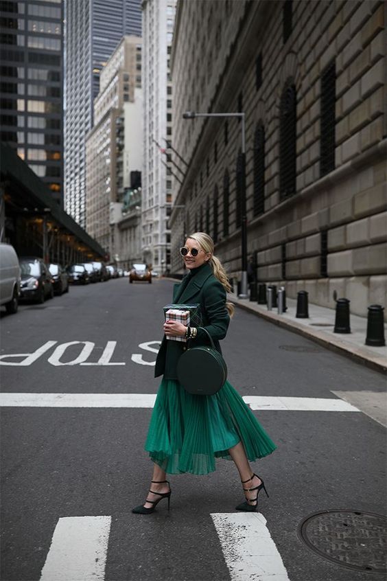 Stílusiskola: így viseld ősszel a smaragdzöld színt - DIVAT&STÍLUS - Stílusiskola - divat, outfit, smaragdzöld, stílus, zöld, 