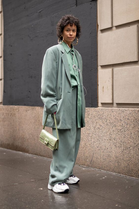 Stílusiskola: így viseld ősszel a zsályazöld színt - DIVAT&STÍLUS - Stílusiskola - divat, outfit, stílus, zályazöld, zsálya, 