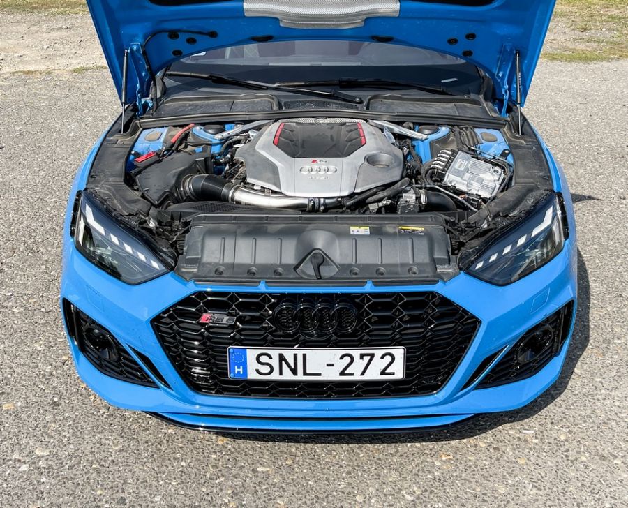 A gyönyörű nő, aki főzni is tud – Audi RS5 Sportback - STYLENEWS - Mobility - 2021 Audi RS5, Audi RS5 Sporback teszt, RS5 Audi, RS5 Sportback, 