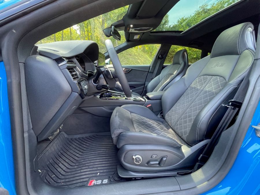 A gyönyörű nő, aki főzni is tud – Audi RS5 Sportback - STYLENEWS - Mobility - 2021 Audi RS5, Audi RS5 Sporback teszt, RS5 Audi, RS5 Sportback, 