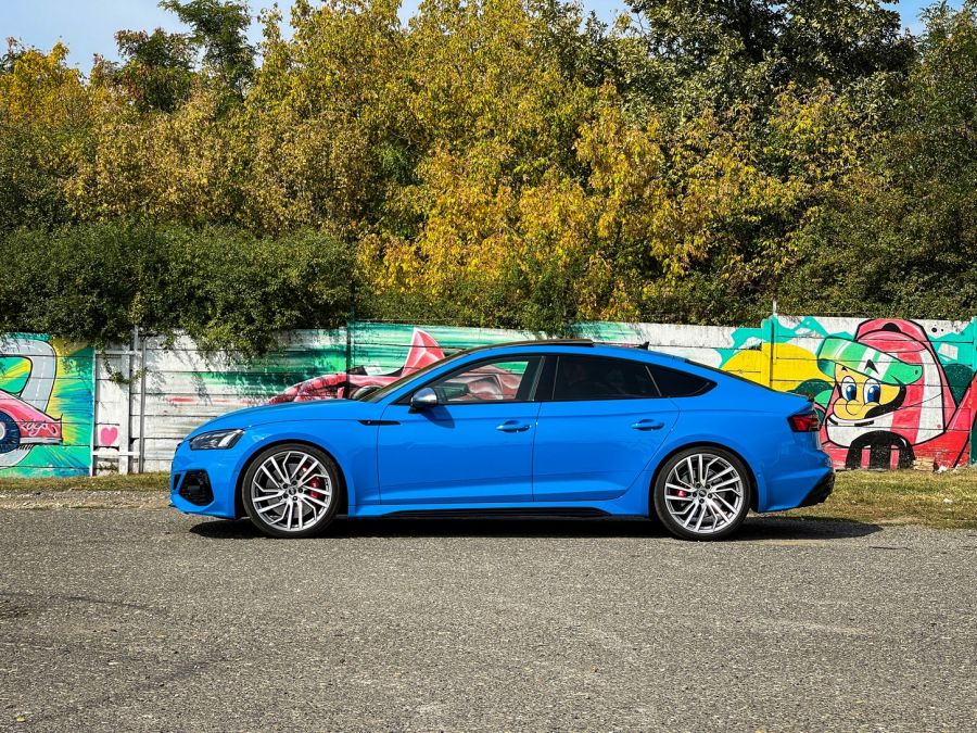 A gyönyörű nő, aki főzni is tud – Audi RS5 Sportback - STYLENEWS - Mobility - 2021 Audi RS5, Audi RS5 Sporback teszt, RS5 Audi, RS5 Sportback, 