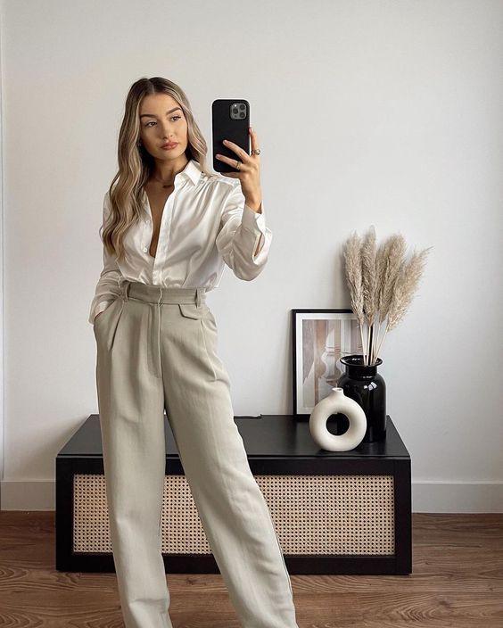 Stílusiskola: így viselj ősszel fehér ingeket - DIVAT&STÍLUS - Stílusiskola - divat, fehér ing, ing, outfit, ősz, stílus, 