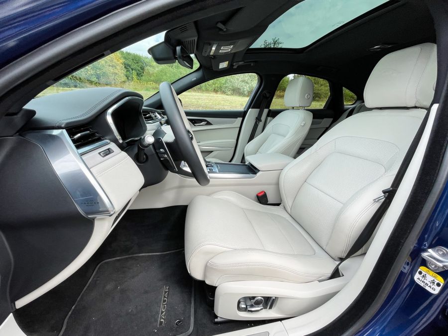 A brit stílus örök – Jaguar XF 2.0 mild-hybrid dízel - STYLENEWS - Mobility - jaguar xf, Jaguar XF 2.0 dízel teszt, Jaguar XF 2.0 mild-hybrid dízel teszt, Jaguar XF dízel teszt, jaguar xf teszt, james bond, 