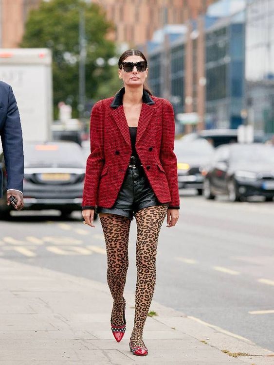 Stílusiskola: Outfit ötletek mintás harisnyával - DIVAT&STÍLUS - Stílusiskola - divat, harisnya, mintás harisnya, outfit, ősz, stílus, 