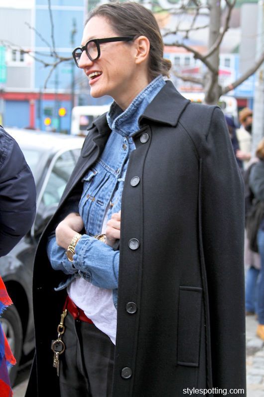 Stílusiskola: így viselj ősszel farmerdzsekit szövetkabáttal - DIVAT&STÍLUS - Stílusiskola - divat, farmerdzseki, outfit, stílus, szövetkabát, 