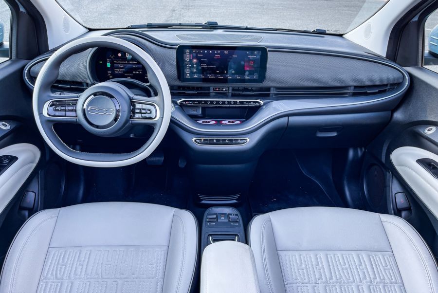 Csöpp kisautó, sok cukorral – Fiat 500e La Prima - STYLENEWS - Mobility - 2021 fiat 500e La prima, 500e teszt, fiat 500e, Fiat 500e teszt, 