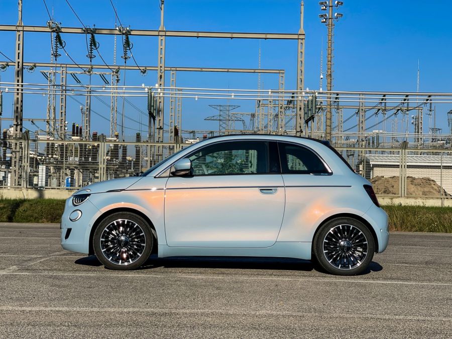 Csöpp kisautó, sok cukorral – Fiat 500e La Prima - STYLENEWS - Mobility - 2021 fiat 500e La prima, 500e teszt, fiat 500e, Fiat 500e teszt, 