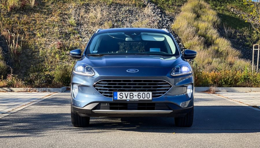 Kabát, sapka megvan, de milyen legyen a cipő? – Ford Kuga Titanium X 2.5l FHEV FWD - STYLENEWS - Mobility - Ford Kuga 2021 hybrid teszt, Ford Kuga full hybrid teszt, Ford Kuga Titanium X FHEV teszt, kuga 2021, kuga hybrid, kuga teszt, 