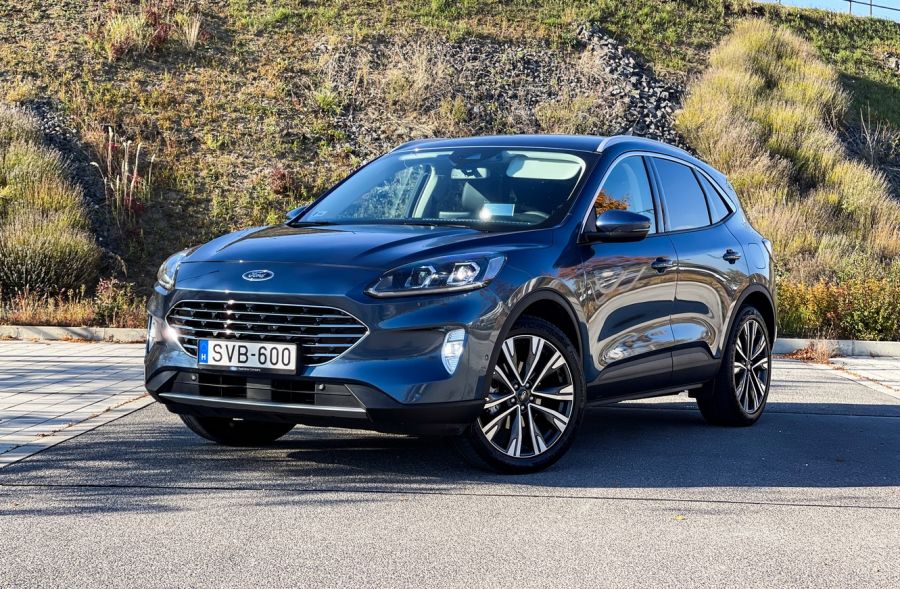 Kabát, sapka megvan, de milyen legyen a cipő? – Ford Kuga Titanium X 2.5l FHEV FWD - STYLENEWS - Mobility - Ford Kuga 2021 hybrid teszt, Ford Kuga full hybrid teszt, Ford Kuga Titanium X FHEV teszt, kuga 2021, kuga hybrid, kuga teszt, 