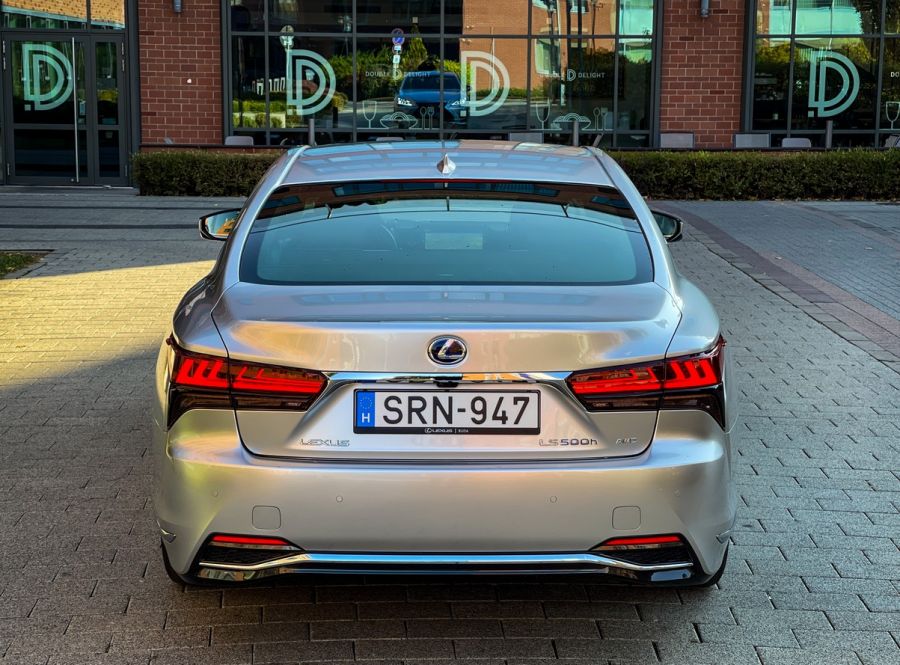 A rendszerváltás óta eltelt idő – Lexus LS 500h - STYLENEWS - Mobility - lexus LS 500h teszt, Lexus LS teszt, Lexus LS500h, LS 500h teszt, 