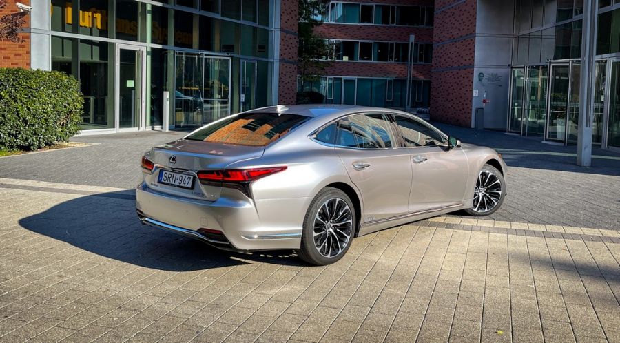 A rendszerváltás óta eltelt idő – Lexus LS 500h - STYLENEWS - Mobility - lexus LS 500h teszt, Lexus LS teszt, Lexus LS500h, LS 500h teszt, 