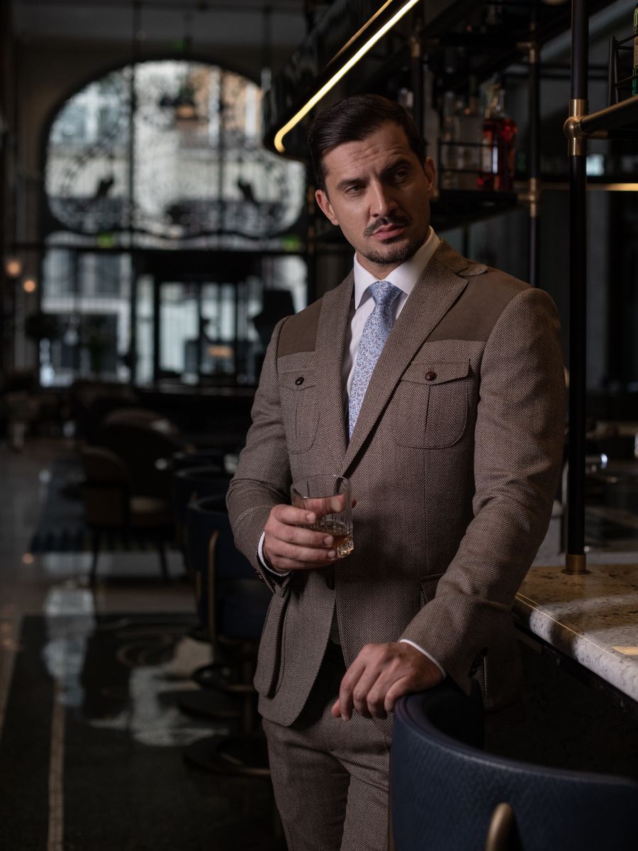 Canissi Szabóság - Méretes öltönyök, extra törődéssel - DIVAT&STÍLUS - Hírek  - férfiak, férfidivat, öltönyök, szabóság, 