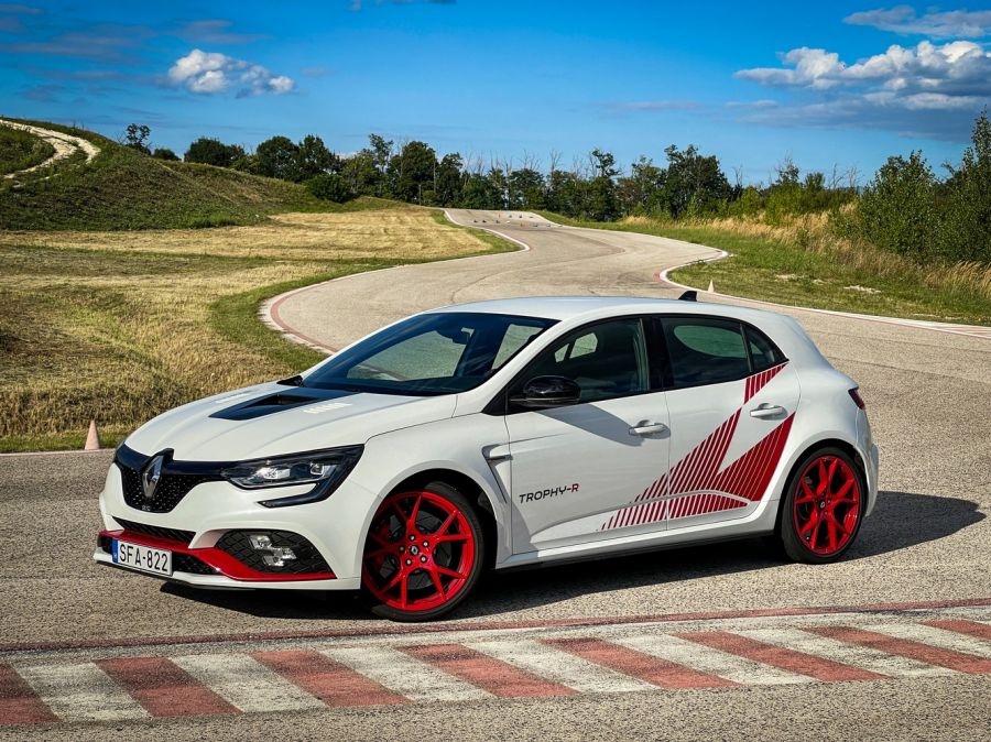 Street Legal – Renault Mégane RS Trophy-R - STYLENEWS - Mobility - mégane rs trophy-r, Renault Mégane RS Trophy-R teszt, Renault Sport, RS Trophy-r teszt, 