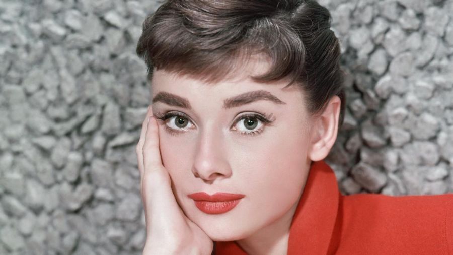 'Mihez érdemes legjobban ragaszkodni az életben? Egymáshoz.' - Audrey Hepburn idézetek - STYLENEWS - Kultúr-kitérő - 
