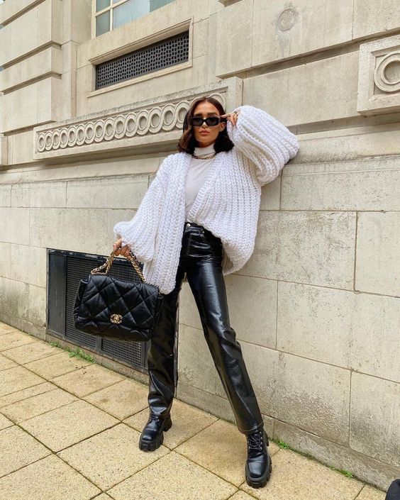 Stílusiskola: így viselj télen bőrnadrágokat - DIVAT&STÍLUS - Stílusiskola - bőrnadrág, divat, outfit, stílus, tél, 