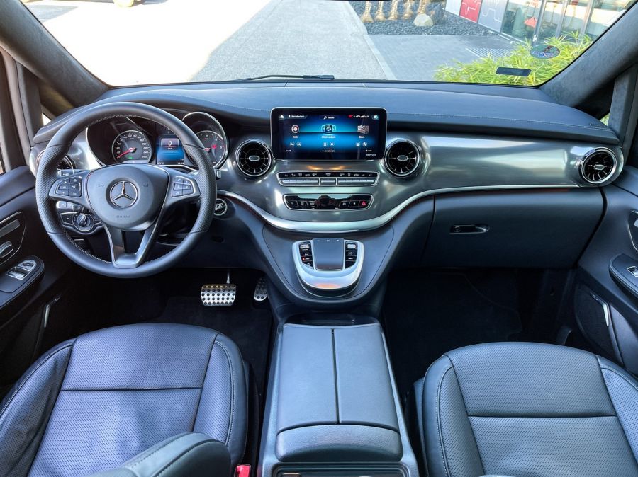 Luxusbusz a „brigádnak” – Mercedes V300d - STYLENEWS - Mobility - 2021 Mercedes-Benz V 300d teszt, mercedes benz, Mercedes V, Mercedes V 300d teszt, Mercedes V teszt, V osztály 300d teszt, 