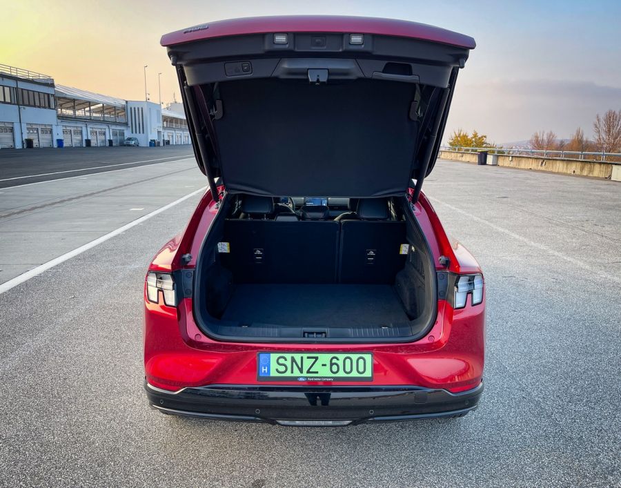 Gyit – E-paci! – Mustang Mach-E - STYLENEWS - Mobility - 2021 Ford Mustang elektromos teszt, ford mustang, Ford Mustang Mach-e teszt, mustang mach e, 