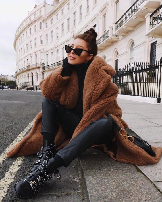 Stílusiskola: így viselj barna teddy coatokat - DIVAT&STÍLUS - Hírek  - 