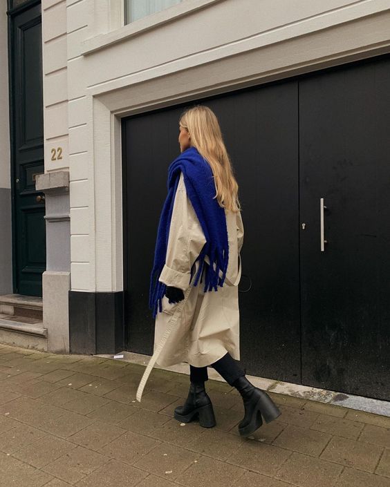 Stílusiskola: így viselj színes sálakat - DIVAT&STÍLUS - Stílusiskola - kötött sál, outfit, sál, stílus, tél, 