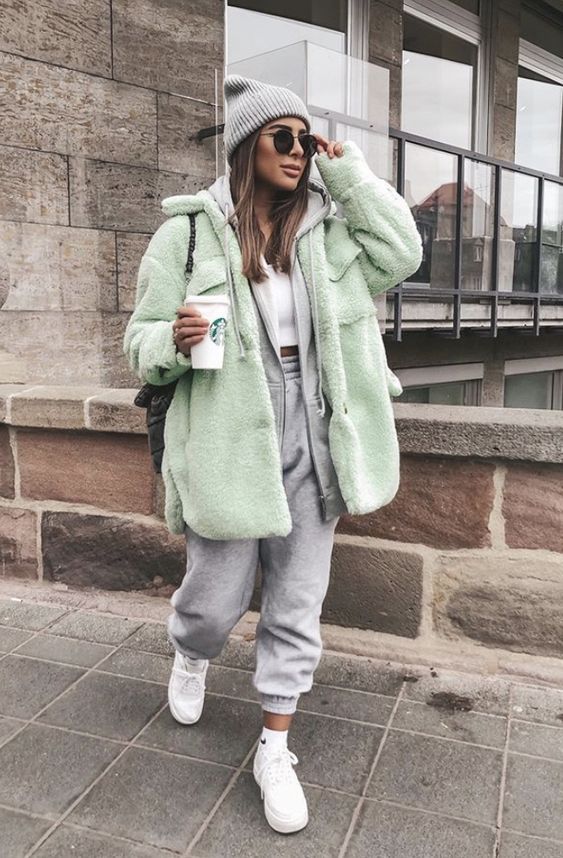 Stílusiskola: így viseld télen a csodás zsályazöld színt - DIVAT&STÍLUS - Stílusiskola - divat, outfit, stílus, tél, zsálya, 