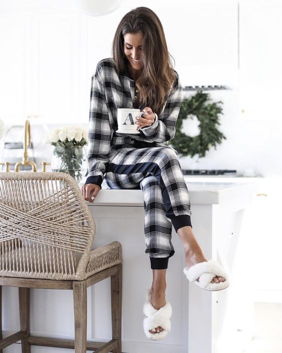 Stílusiskola: A nap, amit nyugodtan tölthetsz pizsamában - DIVAT&STÍLUS - Stílusiskola - divat, outfit, pizsama, stílus, 