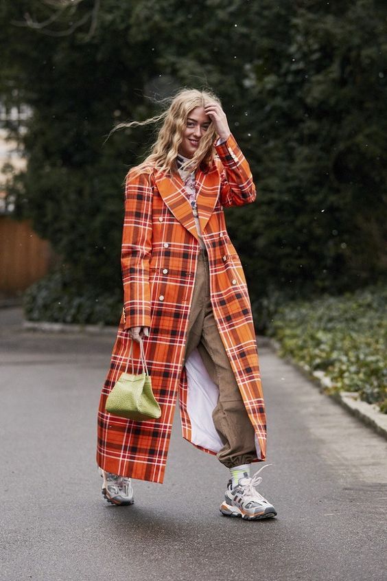 Stílusiskola: törj ki a januári szürkeségből színes outfitekkel - DIVAT&STÍLUS - Stílusiskola - divat, január, outfit, stílus, színek, szürkeség, 