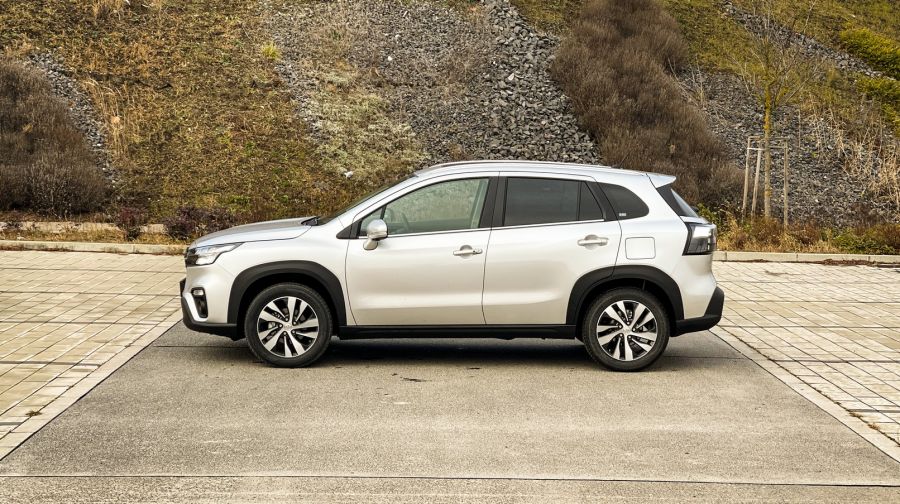 Több, mint facelift – Suzuki S-Cross 1.4 AllGrip GLX Panoráma - STYLENEWS - Mobility - s-cross 2022, s-cross teszt, suzuki, suzuki s cross, Suzuki S-Cross 1%2C4 GLX Panoráma teszt, Suzuki S-Cross 2021 teszt, Suzuki S-Cross 2022 teszt, 