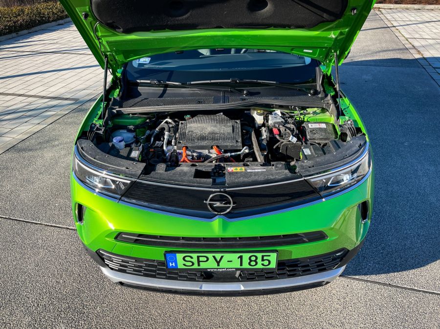 Kívül-belül zöld – Opel Mokka-e - STYLENEWS - Mobility - 2021 Mokka-e, Mokka elektromos teszt, Mokka Opel, opel mokka, Opel Mokka-e teszt, opel teszt, 