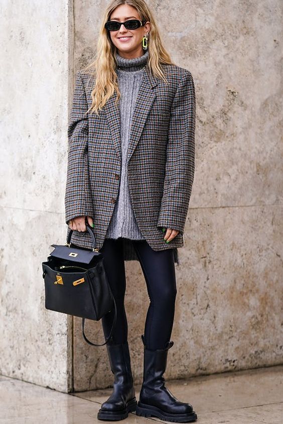 Stílusiskola: így viselj télen szürke pulcsikat - DIVAT&STÍLUS - Stílusiskola - divat, outfit, stílus, szürke, szürke pulcsi, 