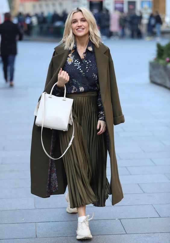 Stílusiskola: így viselj pliszírozott szoknyákat - DIVAT&STÍLUS - Stílusiskola - 