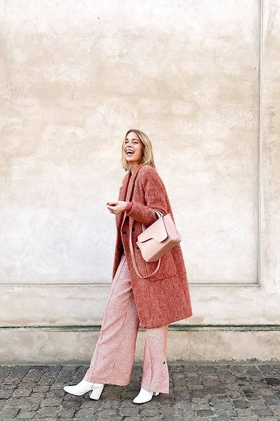 Stílusiskola: februárban is a babarózsaszín a nyerő - DIVAT&STÍLUS - Stílusiskola - babarózsaszín, divat, outfit, rózsaszín, stílus, 