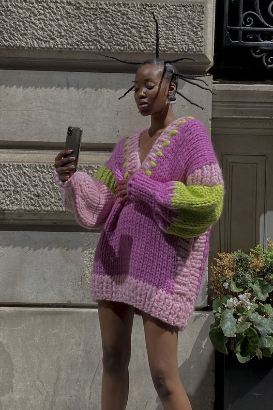 Stílusiskola: így viselj kötött pulcsiruhákat - DIVAT&STÍLUS - Stílusiskola - divat, kötött pulcsiruha, outfit, pulcsiruha, stílus, 