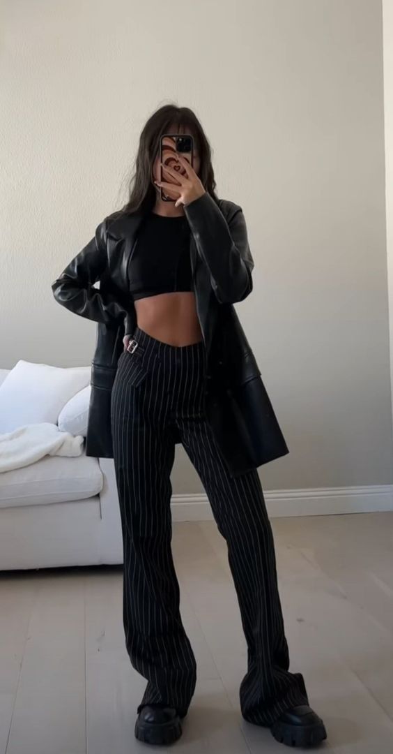 Stílusiskola: feketét feketével tavasszal is - DIVAT&STÍLUS - Stílusiskola - divat, fekete, outfit, stílus, tavasz, 