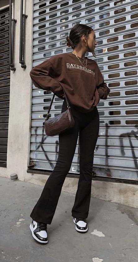 Stílusiskola: így viselj magas derekú nadrágokat - DIVAT&STÍLUS - Stílusiskola - divat, magas derekú nadrág, outfit, stílus, tavasz, 