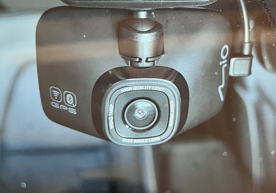 Autós fedélzeti kamera okosan – Mio Mivue 818 - STYLENEWS - Mobility - autós fedélzeti kamera teszt, dash cam, fedélzeti kamera teszt, Mio Mivue 818 teszt, Mio Mivue teszt, 