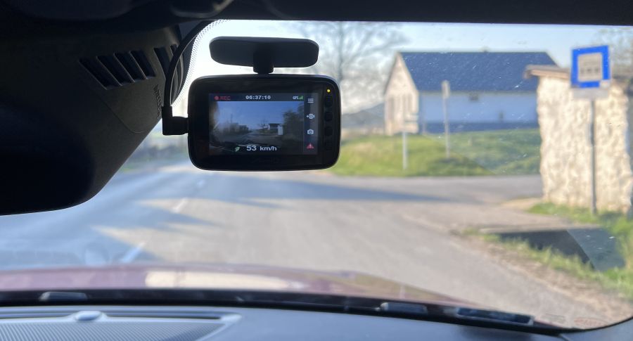 Autós fedélzeti kamera okosan – Mio Mivue 818 - STYLENEWS - Mobility - autós fedélzeti kamera teszt, dash cam, fedélzeti kamera teszt, Mio Mivue 818 teszt, Mio Mivue teszt, 