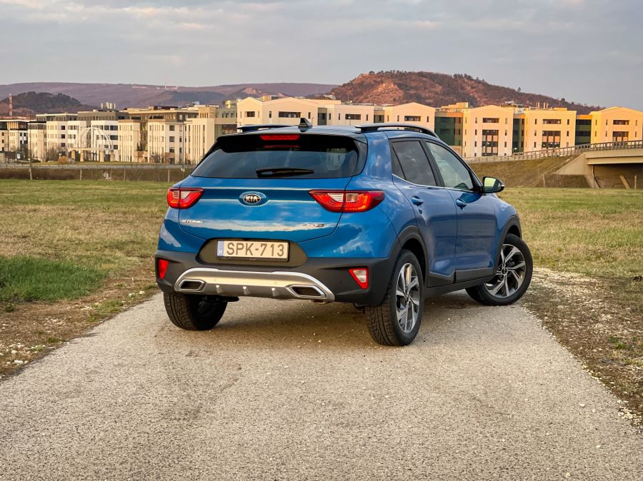 Trendi a négyzeten, avagy a fullos kicsi – Kia Stonic 120 Hybrid 48V GT Line - STYLENEWS - Mobility - kia stonic, Kia Stonic 120 Hybrid GT Line teszt, Stonic GT Line, stonic teszt, 