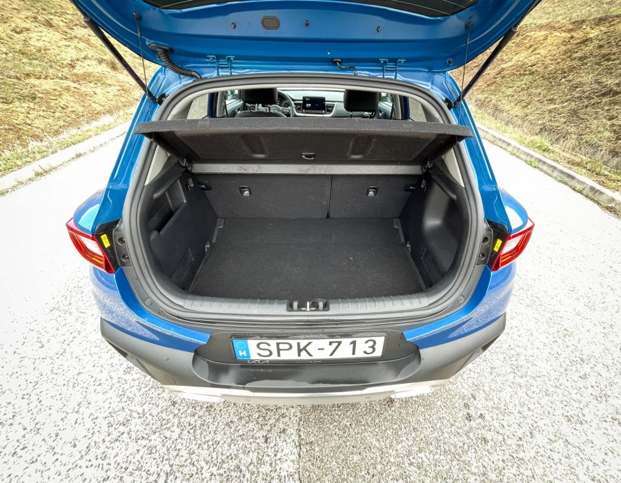Trendi a négyzeten, avagy a fullos kicsi – Kia Stonic 120 Hybrid 48V GT Line - STYLENEWS - Mobility - kia stonic, Kia Stonic 120 Hybrid GT Line teszt, Stonic GT Line, stonic teszt, 